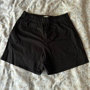 Everlane cotton pull on shorts. 5-in inseam. Size L